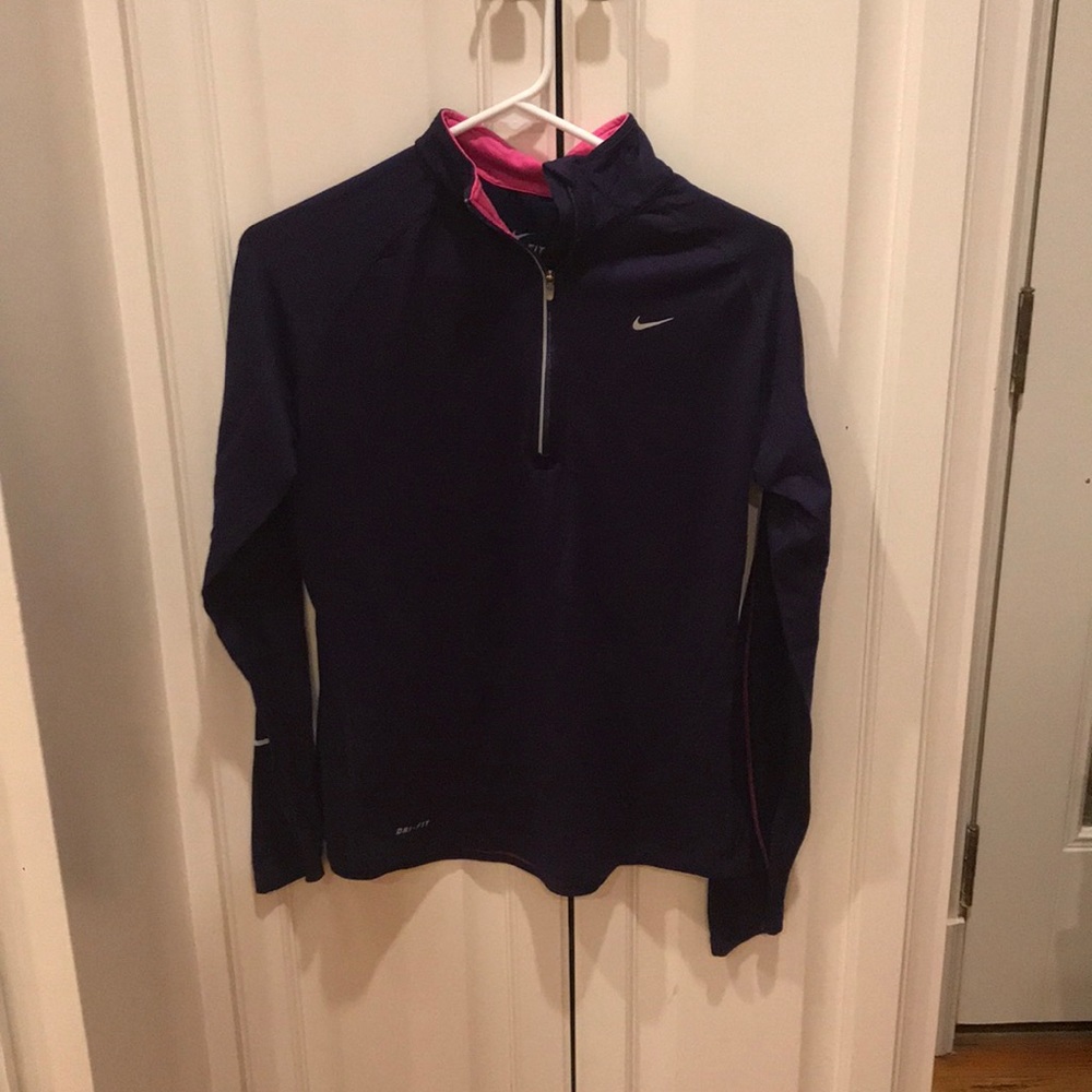 Women’s Nike quarter zip pullover size medium